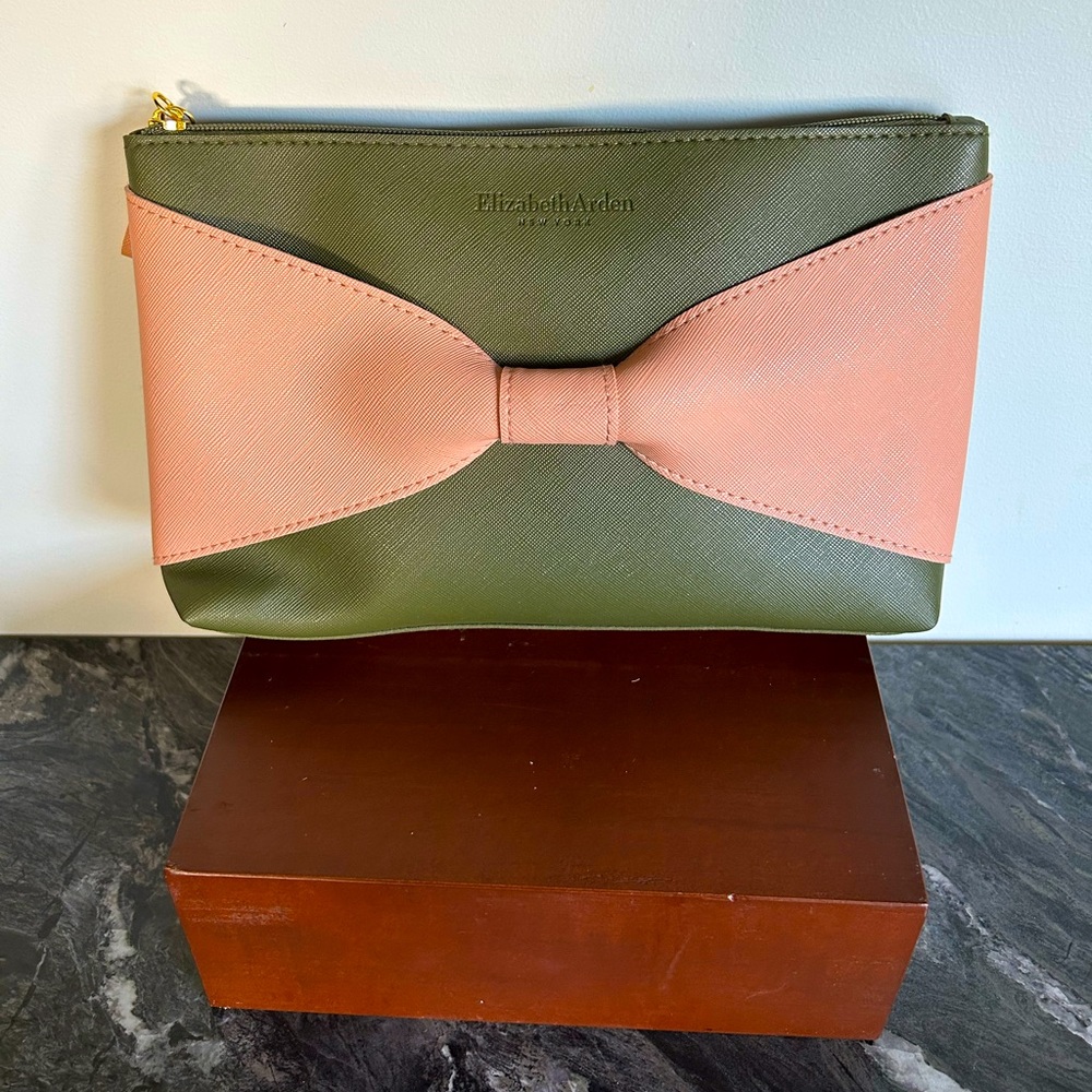Elizabeth Arden Cosmetic Bag